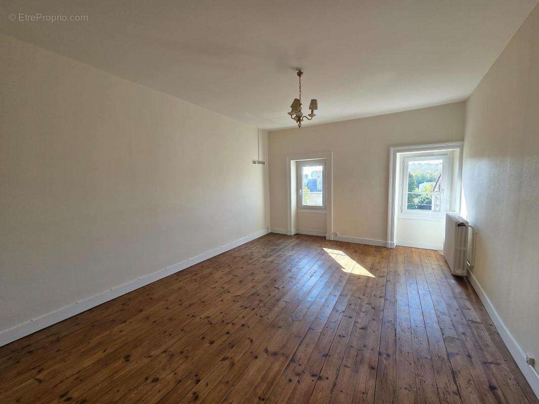 Maison à SAINT-JEAN-D&#039;ANGELY