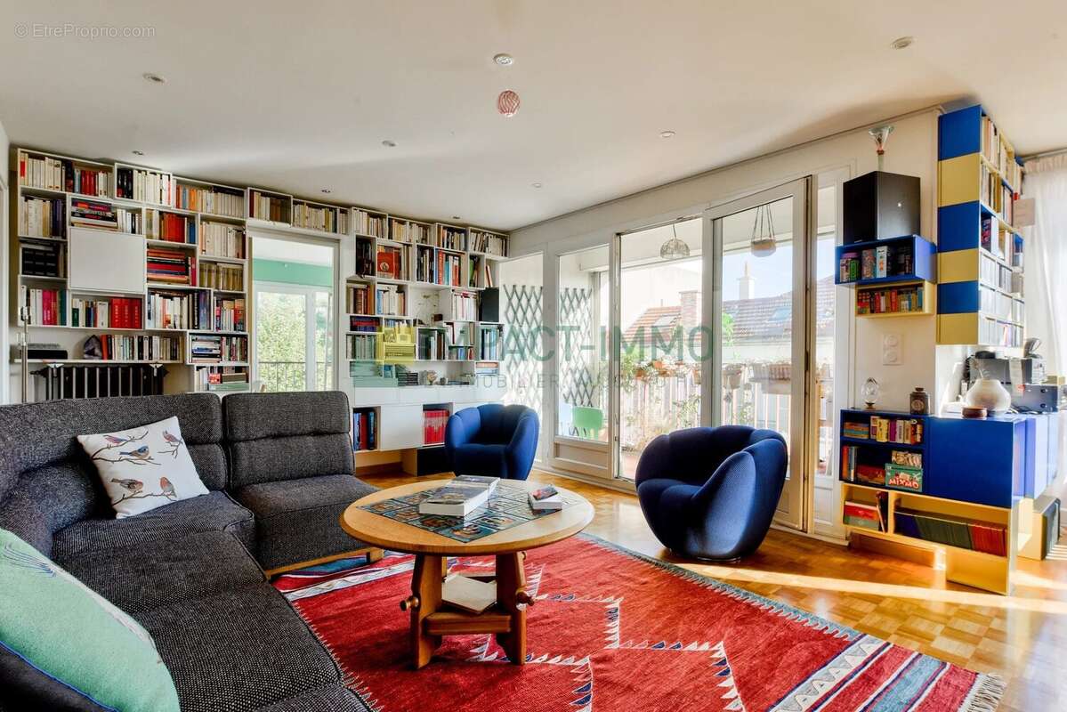 Appartement à COURBEVOIE