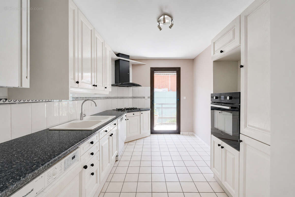 Appartement de standing T5 de 127,72 m2 avec une terrasse de 33 m2, Toulouse Compans Caffarelli (31000) - photo 3