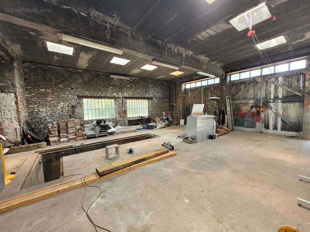 Maison à SAINT-JULIEN-LES-ROSIERS