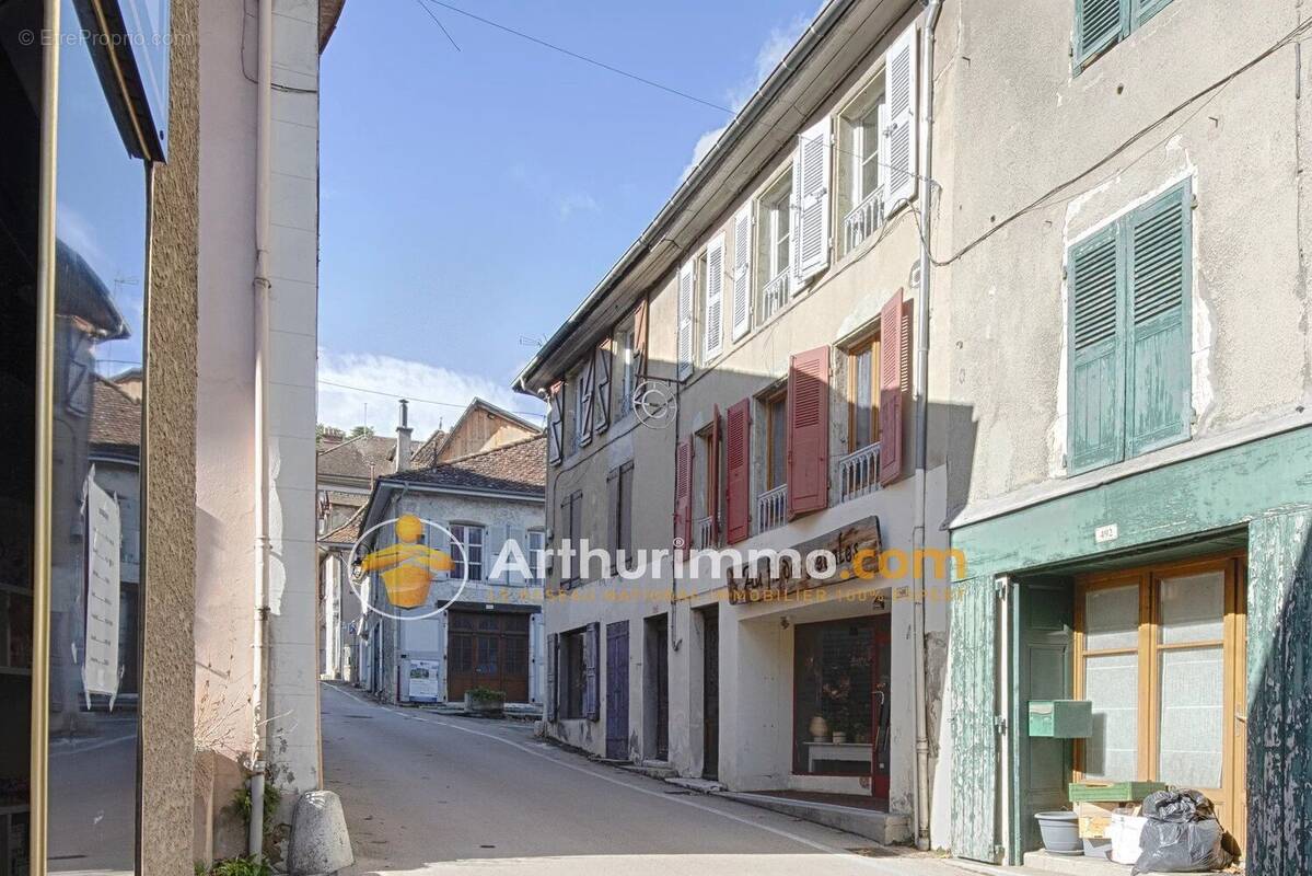 Appartement à SAINT-GEOIRE-EN-VALDAINE