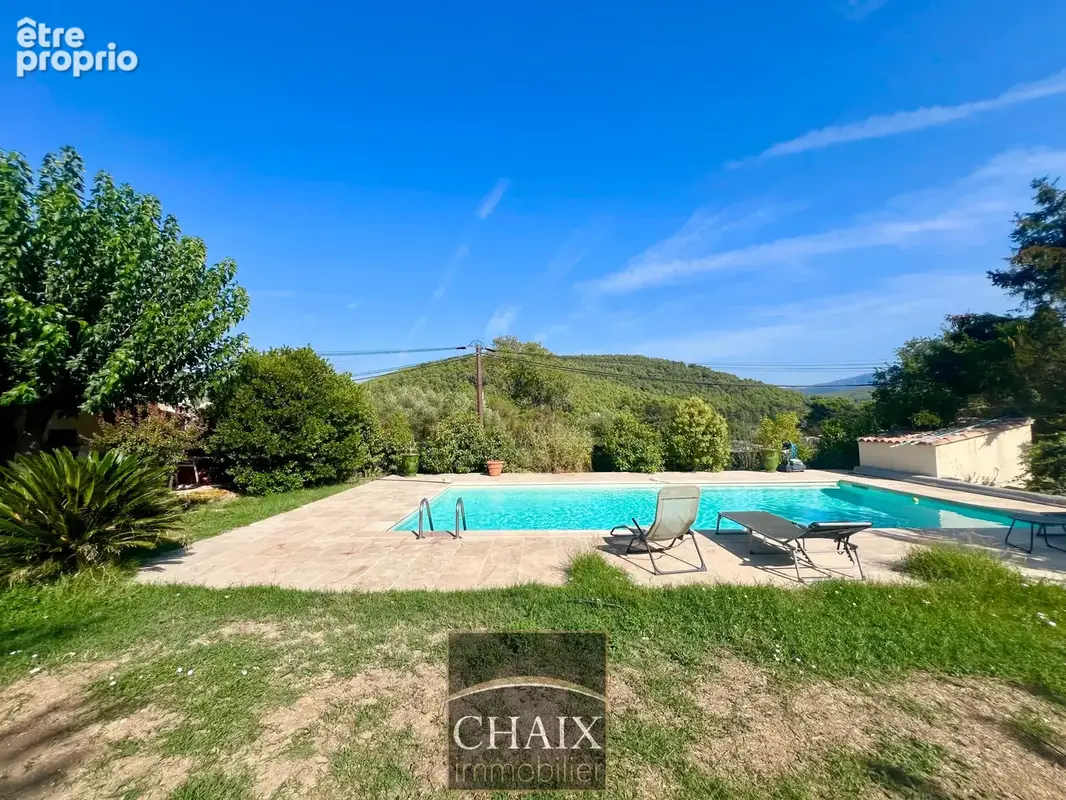 83640 SAINT ZACHARIE - Villa type 6 avce piscine vue collines - photo 2