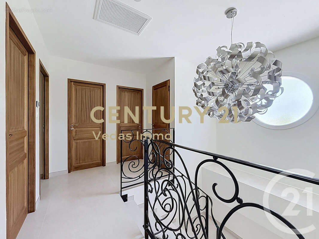 Maison 192 m² à Cournonterral  - photo 14