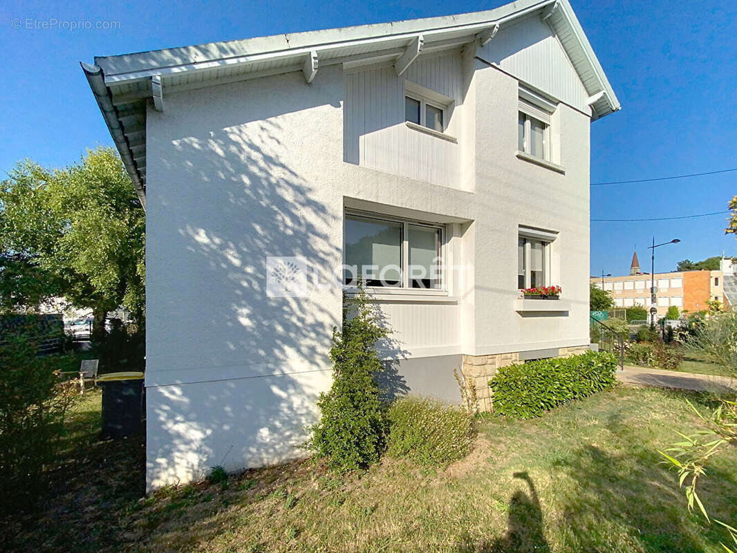 Maison à VERNEUIL-SUR-SEINE