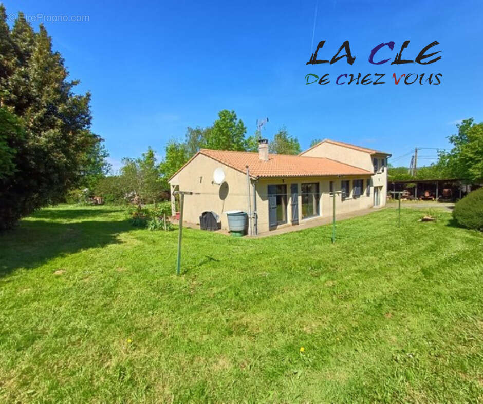 Maison à LE BUSSEAU