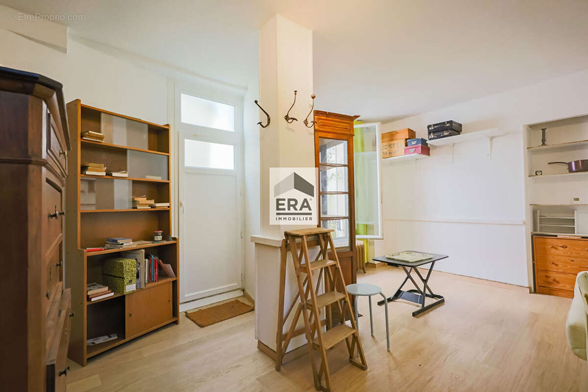 Appartement à PARIS-14E
