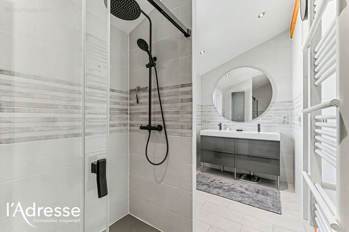 Exclusivité l'Adresse Immobilier - Cugnaux - Maison de 168 m2 avec Garage et piscine Couverte sur un terrain de 552m². - photo 13