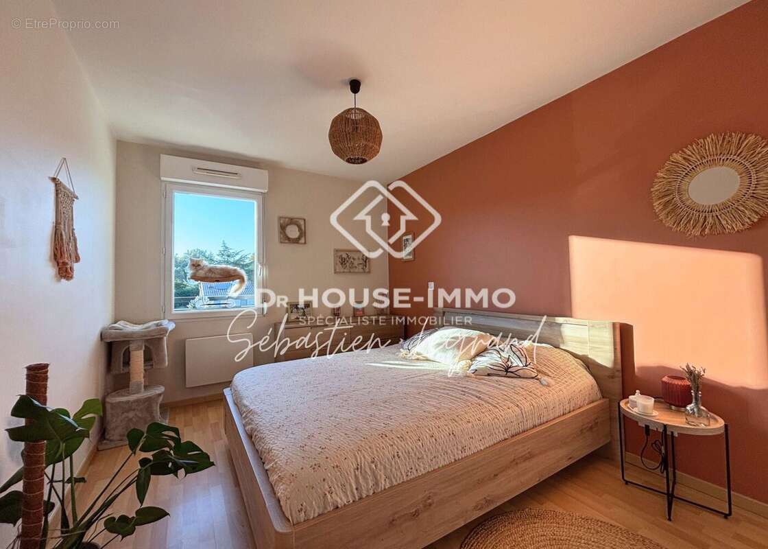 Appartement à PAREMPUYRE