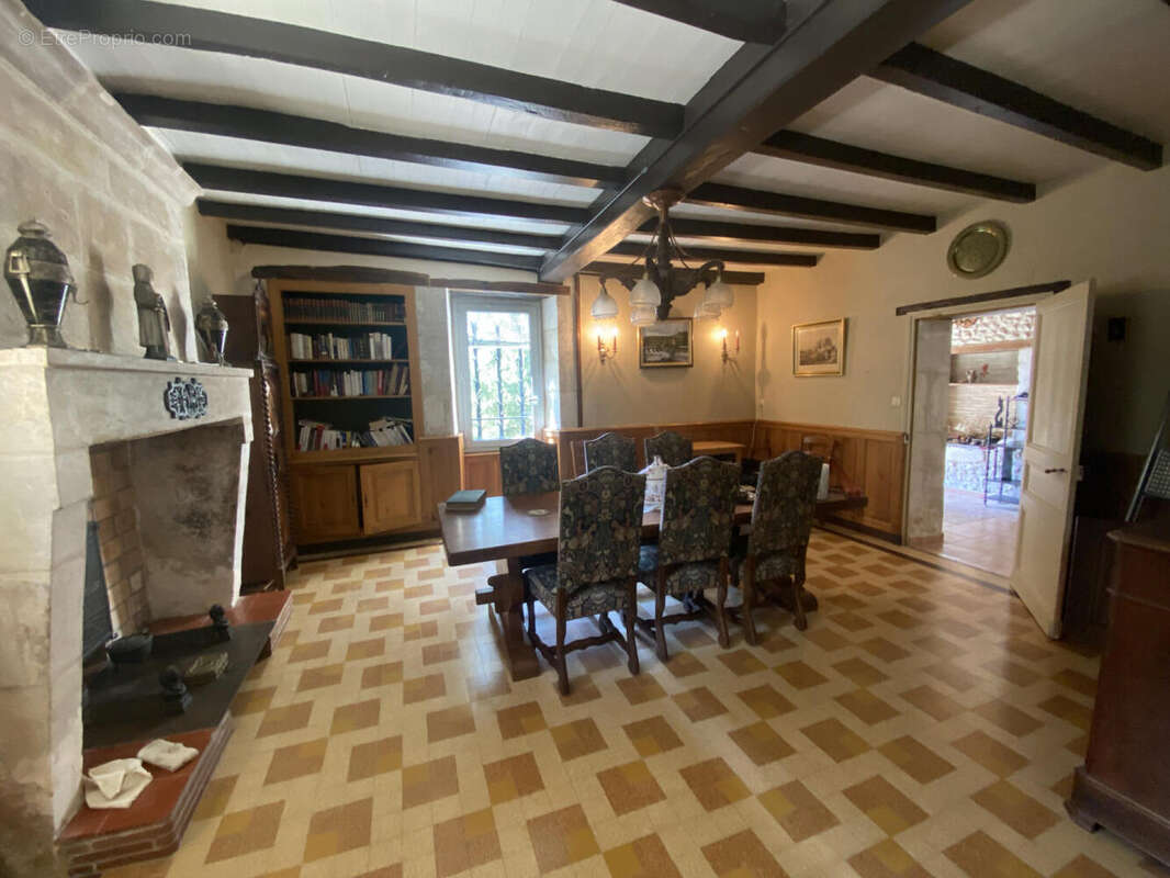 sam - Maison à CHALAIS