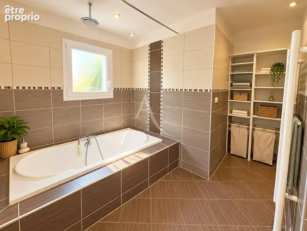 PUJAUDRAN - Villa T6 - 170m2 5 chambres avec piscine et double garage sur 4100m² - photo 13