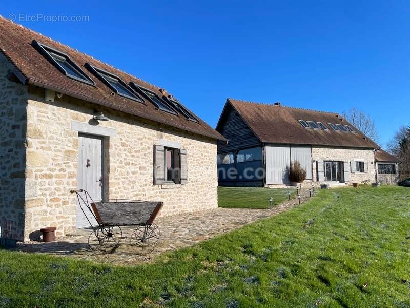 Maison à MAILHAC-SUR-BENAIZE