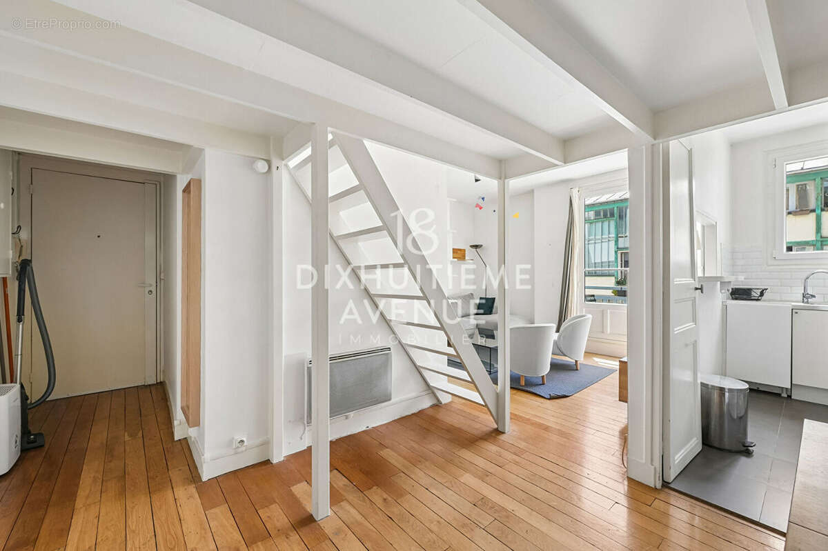 Rue des Sablons, 2ème étage, appartement avec mezzanine et balcon - photo 13