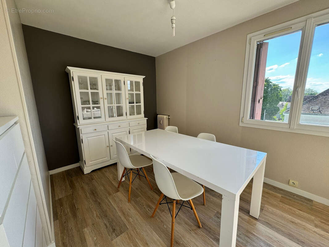 Appartement à LA FERTE-ALAIS