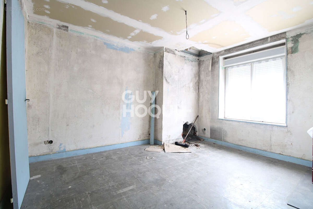 Maison à CHAMPDEUIL