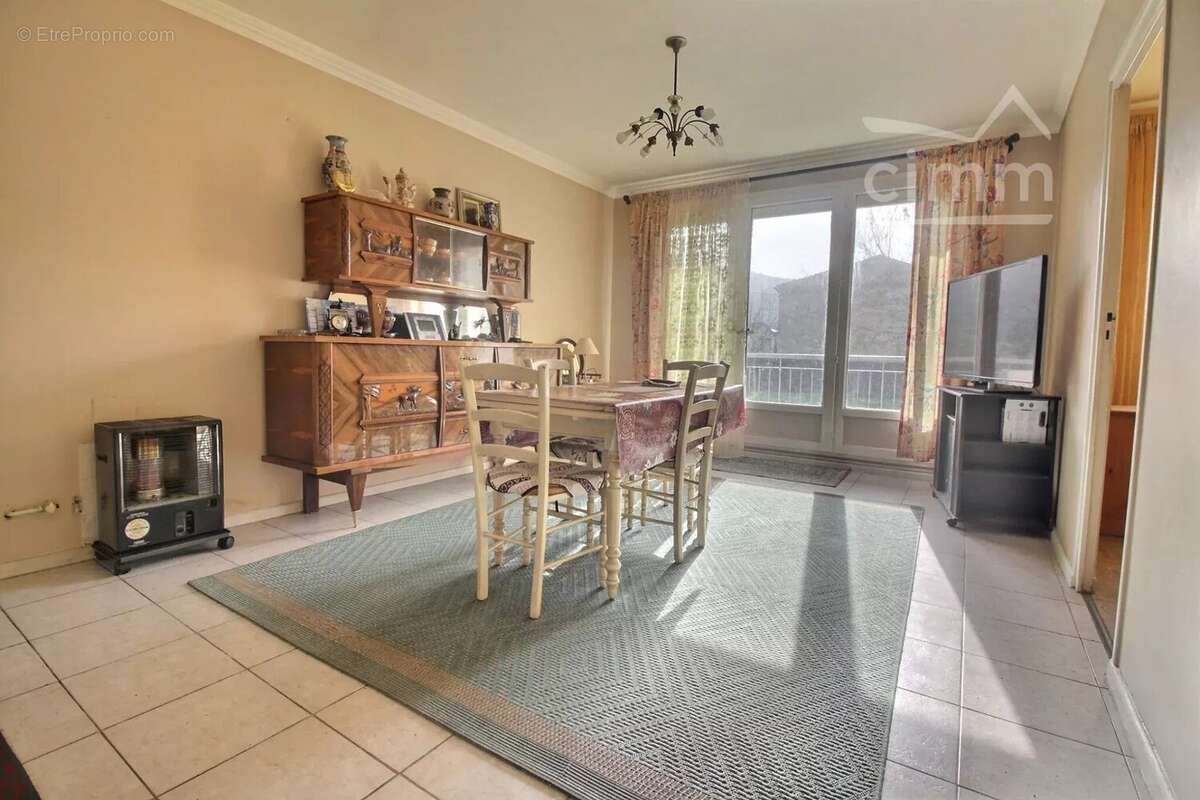 Appartement à LAVEYRON