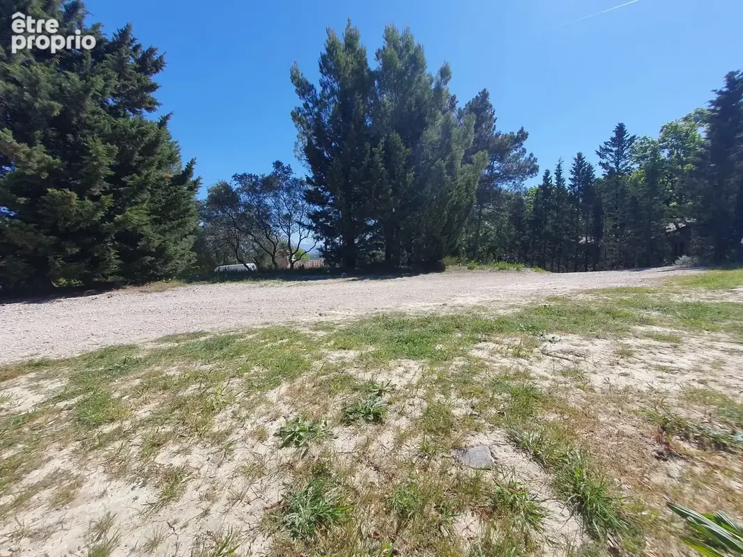 Photo Terrain à Caumont-Sur-Durance au prix de 199 000€