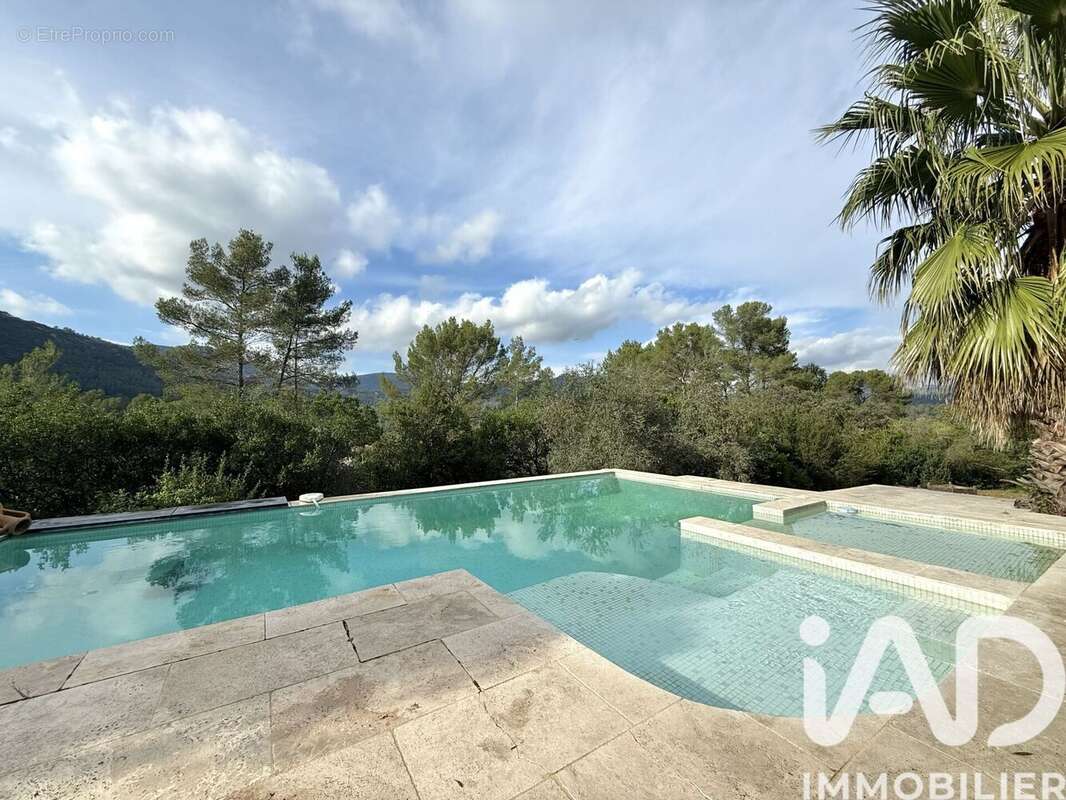 Photo 2 - Maison à SOLLIES-TOUCAS