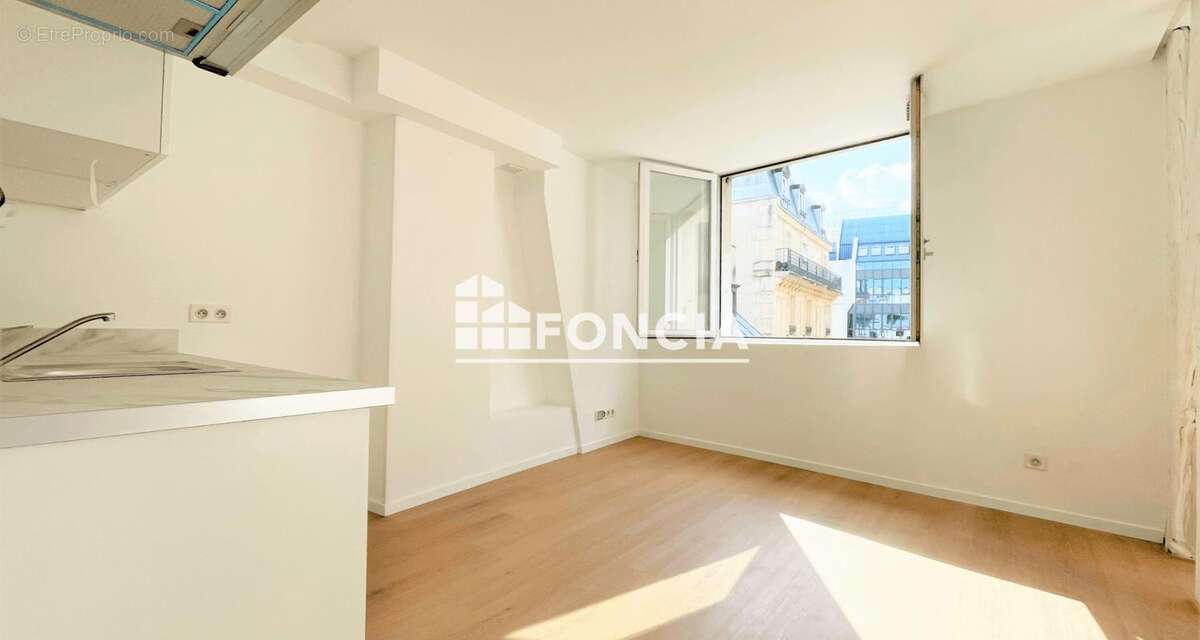 Appartement à PARIS-3E