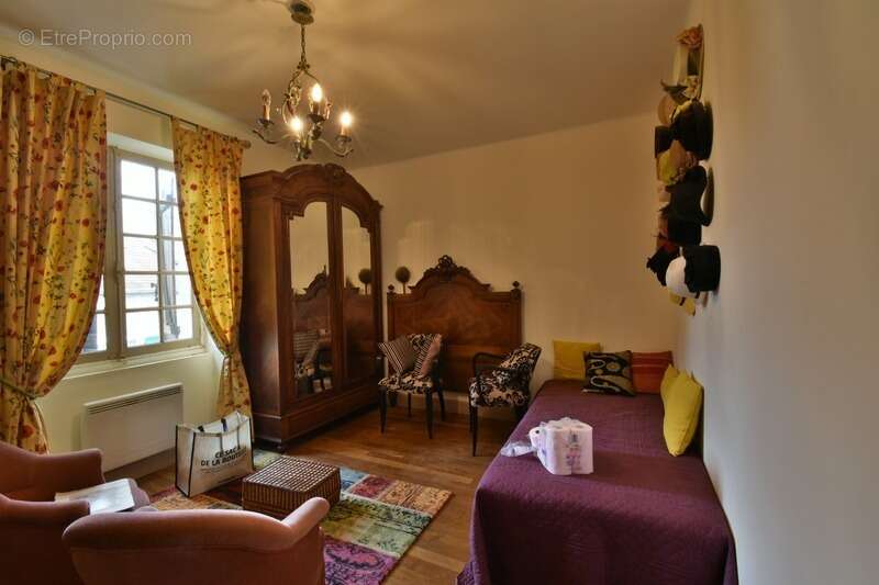 Maison à LE PONT-CHRETIEN-CHABENET