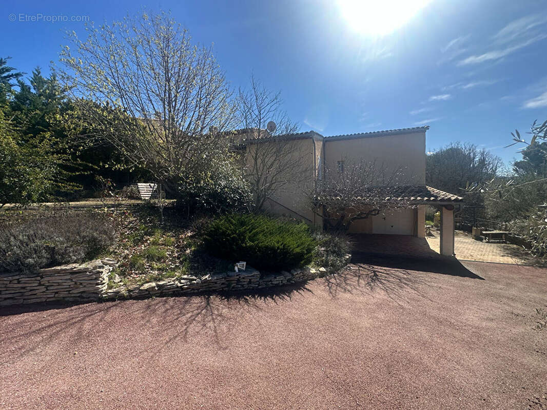 Maison à SAINT-ZACHARIE