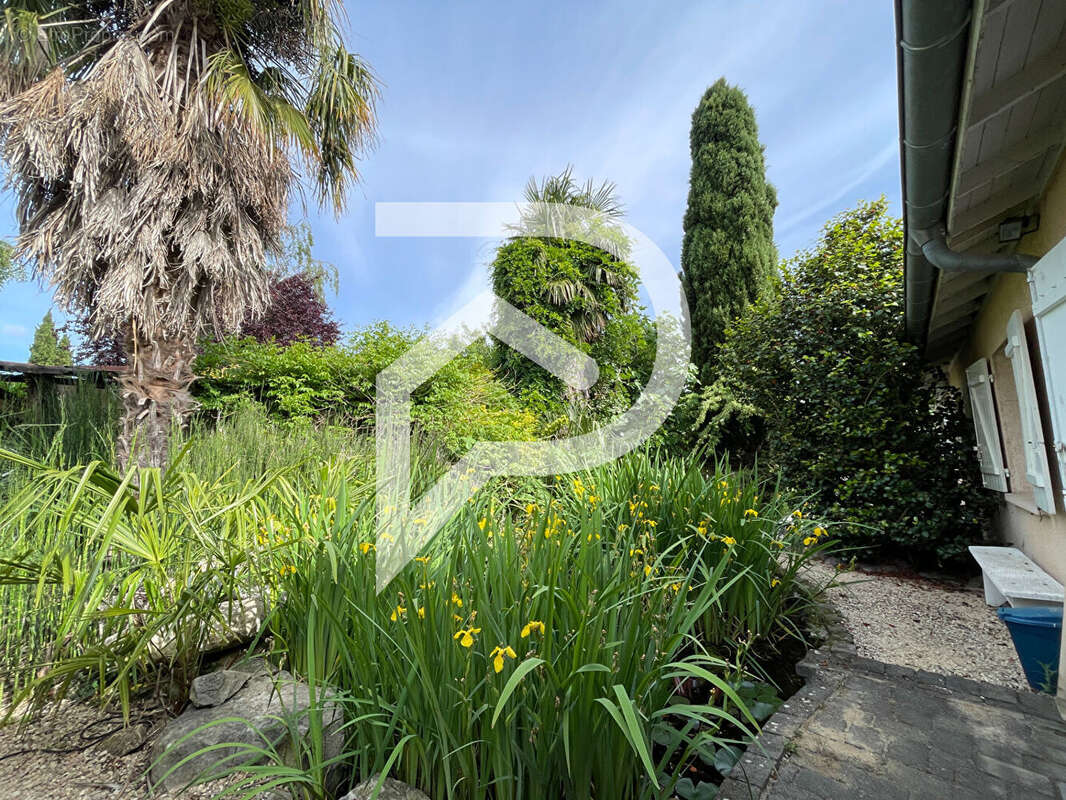 Maison à ARS-SUR-FORMANS