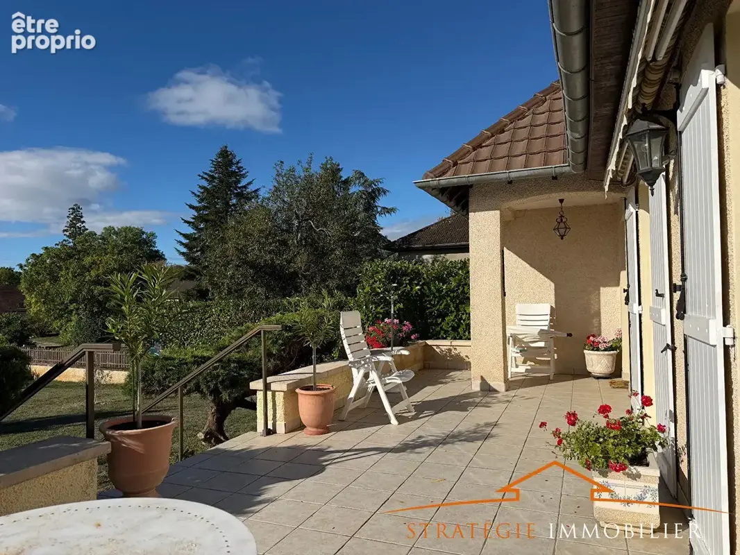 ST JEAN DE VAUX, Côte chalonnaise, maison  familiale avec beau terrain arboré - photo 8