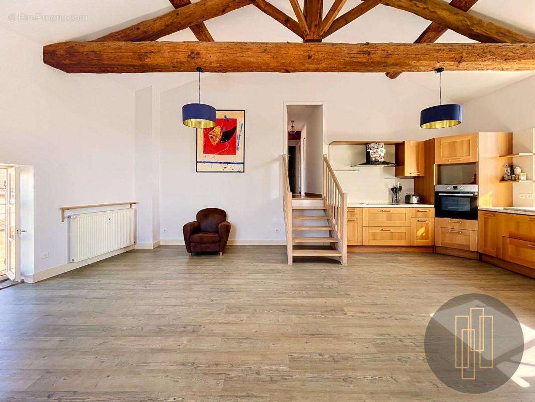Maison en pierres dorées - 4 chambres avec jardin privatif - photo 2