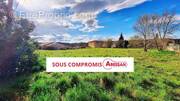 Terrain à MOULEZAN