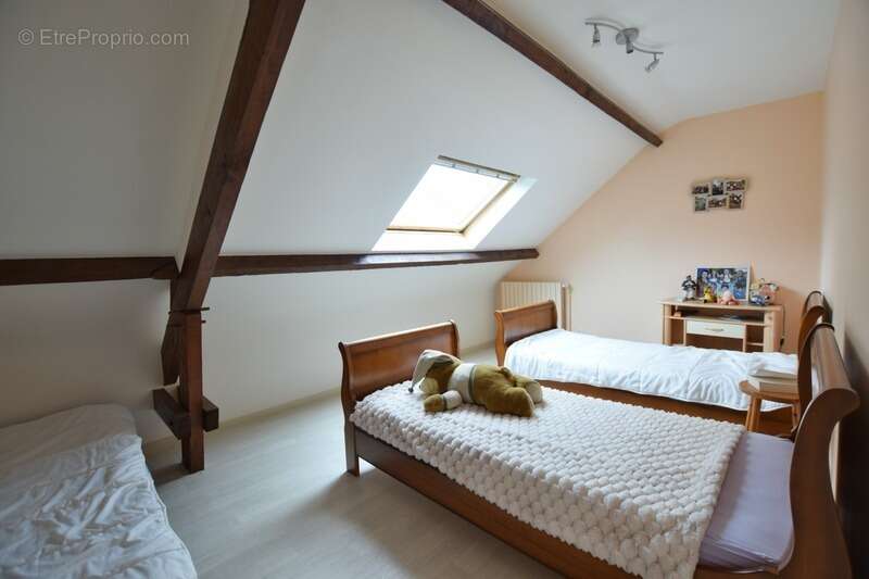 Maison en plein centre d'Avrillé avec grand terrain - photo 12