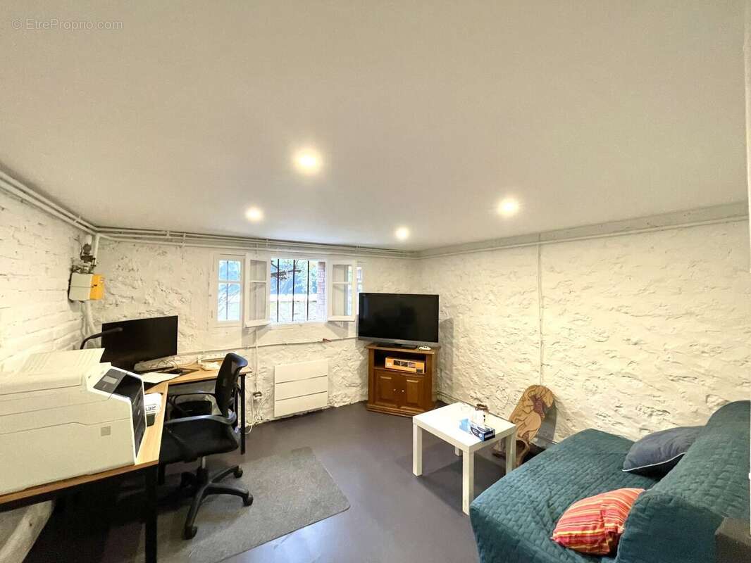 Maison à VERRIERES-LE-BUISSON