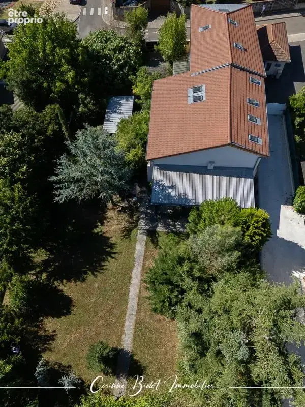 Maison 347 m² à Saint-Pierre-De-Chandieu  - photo 18