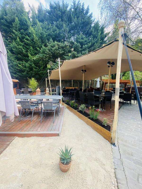 Commerce à CHALIFERT