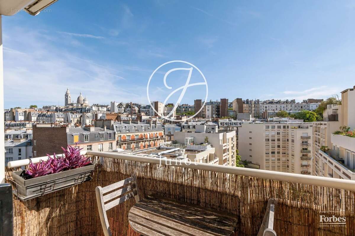 Paris 18e - MARCADET / LAMARCK - Appartement - 3 pièces - 80,03m² Carrez - 2 chambres -  Terrasse et 2 balcons de 29m² - Dernier - photo 8