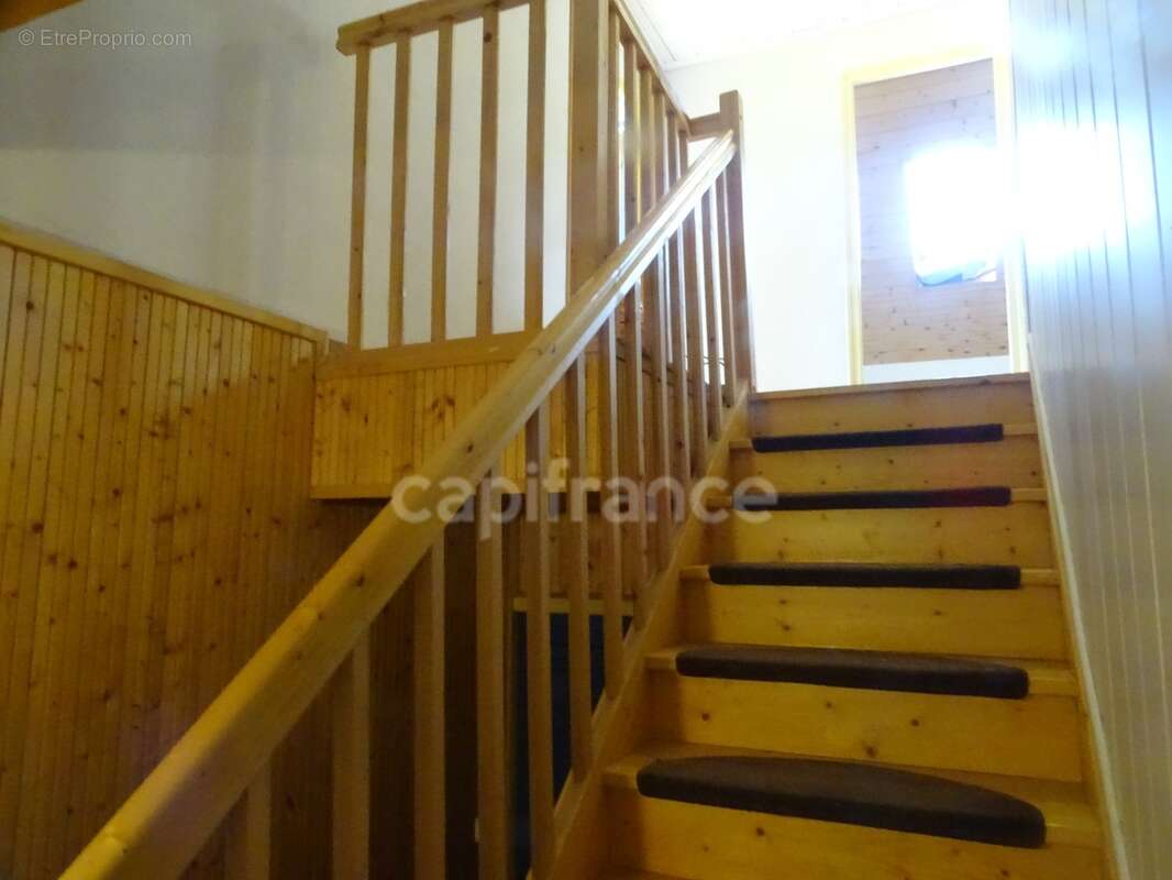  pirey – maison 135 m² + grands espaces de rangement + 3 studios loués – 990 €/mois – 350 000 € - photo 12