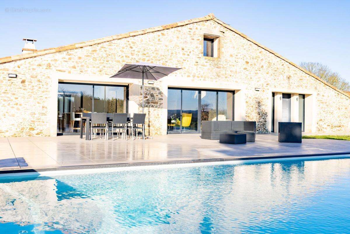 Maison à ROCHESERVIERE