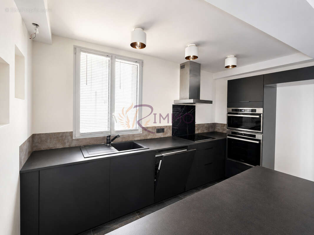 Appartement à EGUILLES