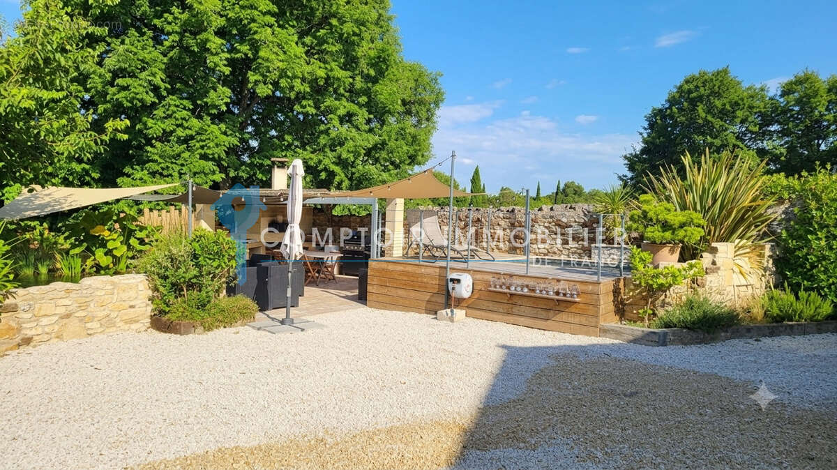 ENTRE UZES ET BAGNOLS SUR CEZE : Villa récente 4 chambres avec garage et petite piscine - photo 6