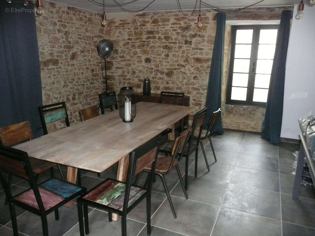 Maison à SAINT-MARTIAL-DE-NABIRAT