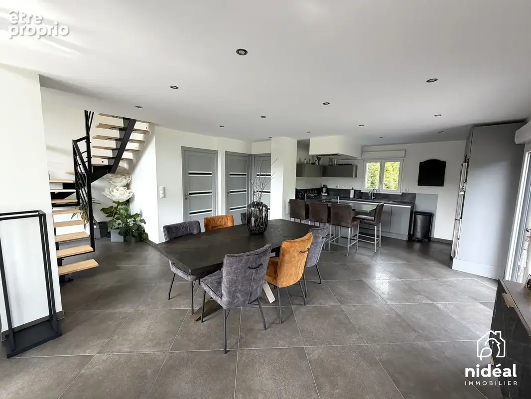 Maison 95 m² à Maubeuge  - photo 6