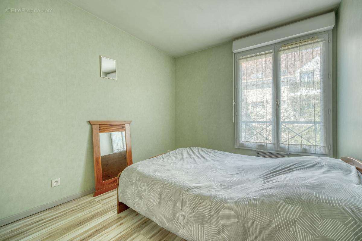 Appartement à HOUILLES