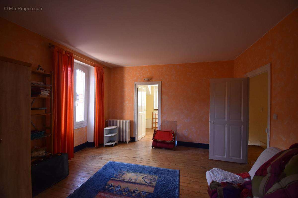 Maison à COSNE-COURS-SUR-LOIRE