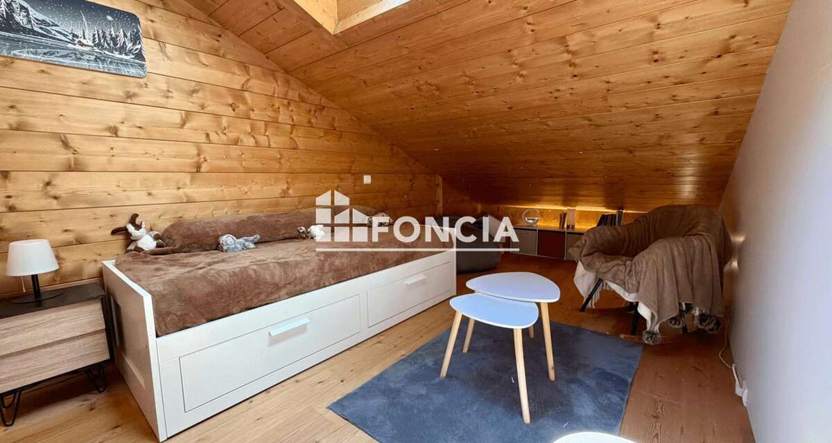 Appartement à CREST-VOLAND