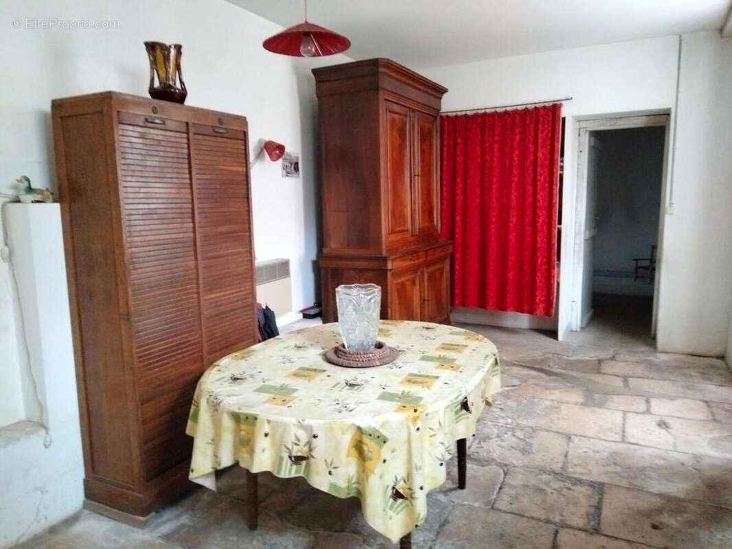 PIECE - Maison à VERTEUIL-SUR-CHARENTE