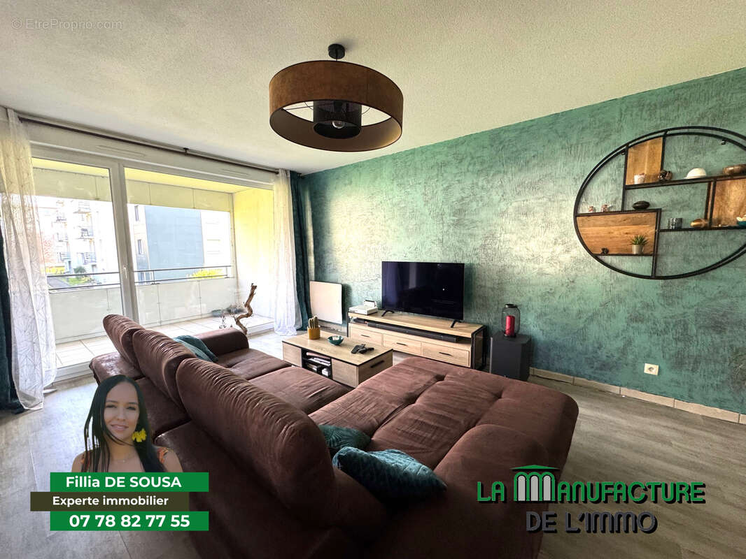 Appartement à SAINT-PRIEST-EN-JAREZ