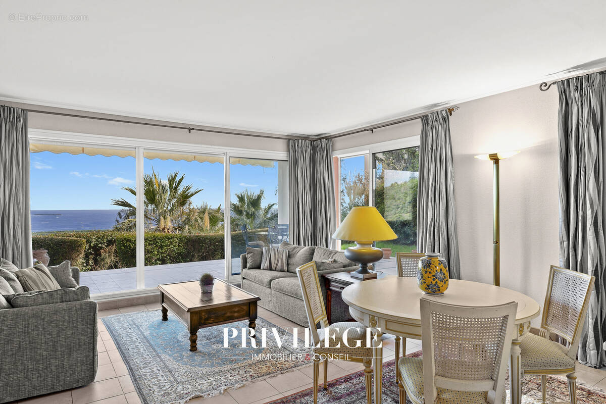 Appartement à MANDELIEU-LA-NAPOULE