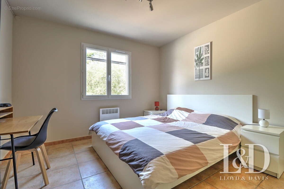 Maison à MEJANNES-LE-CLAP