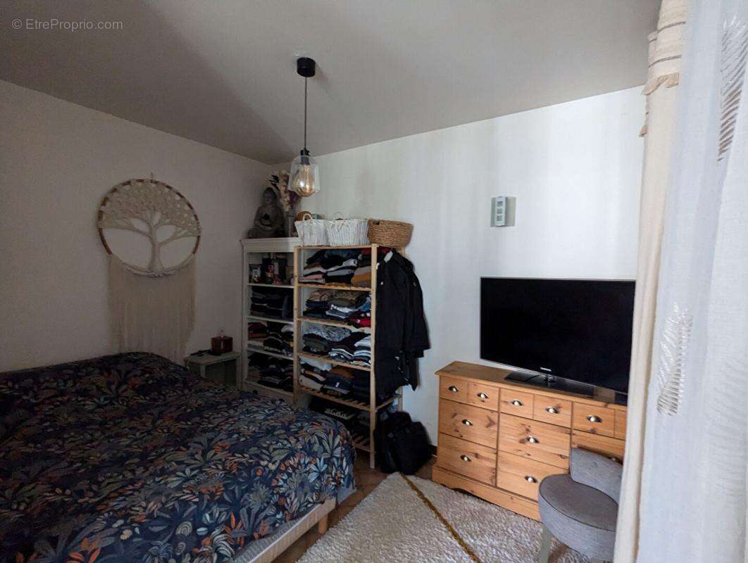 Immeuble de rapport: 2 appartements et local commercial - photo 7