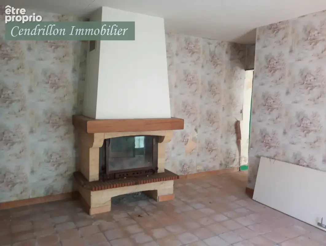 Maison de village, 2 chambres, ~80 m2 habitables, avec garage, pas de terrain - à rafraîchir - - photo 2