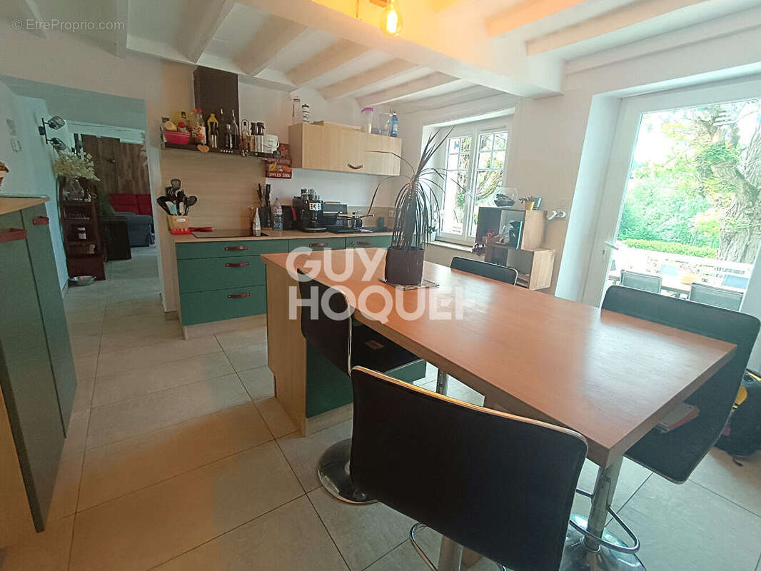 Maison à CHAMBOST-LONGESSAIGNE