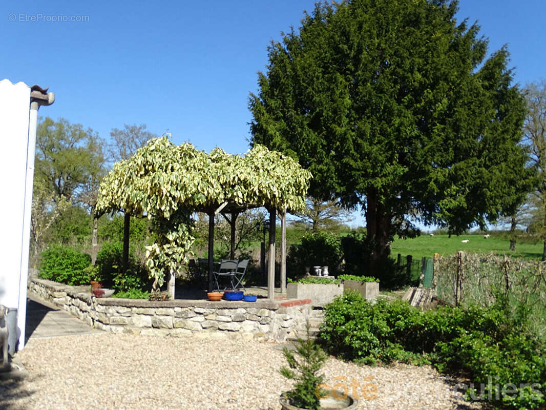 Maison à LE CHATELET